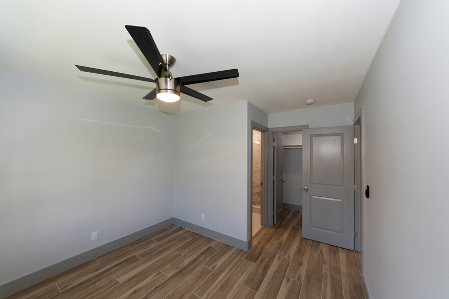 Building Photo - 1227 Elm St