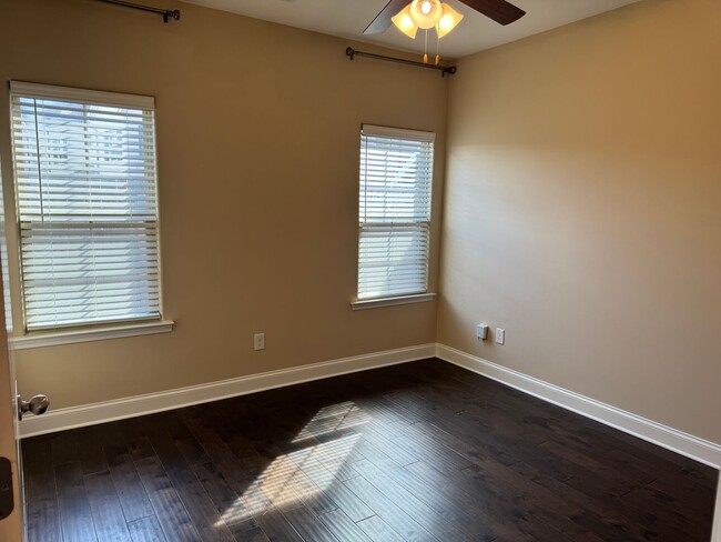 Building Photo - 3 BR Bellevue Townhome in Harpeth Park