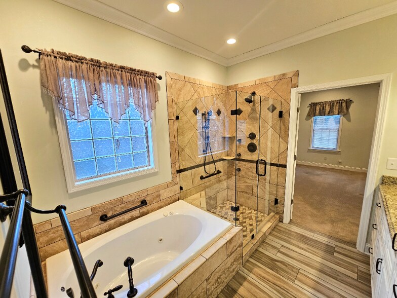 Building Photo - 261 Wrenwood Ct