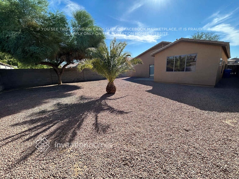 Building Photo - 7005 S 21st Dr