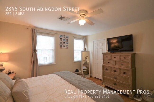 Building Photo - 2846 S Abingdon St