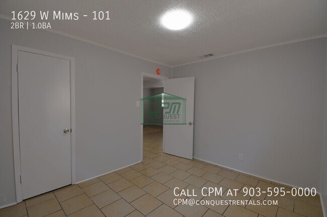 Building Photo - 1629 W Mims St