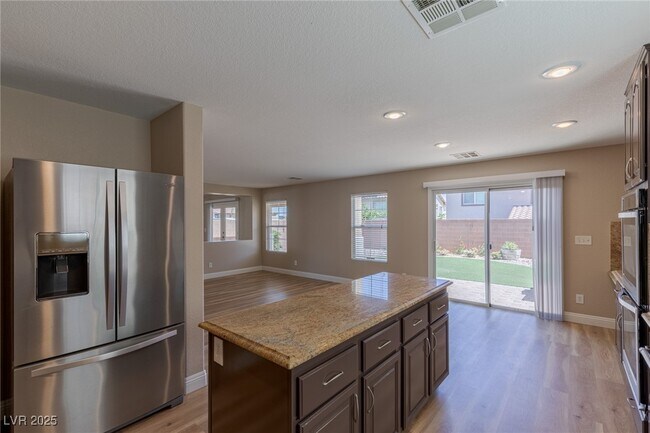 Building Photo - 1130 Grove Park St