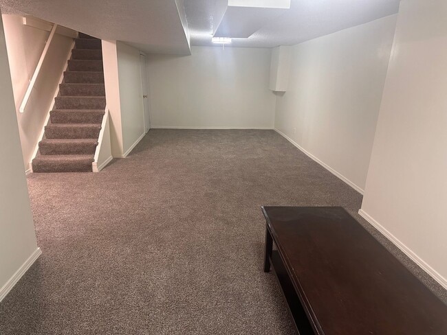 Building Photo - 2130 S 47th St