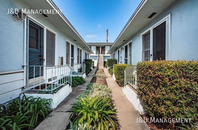 Building Photo - 4374 Louisiana St