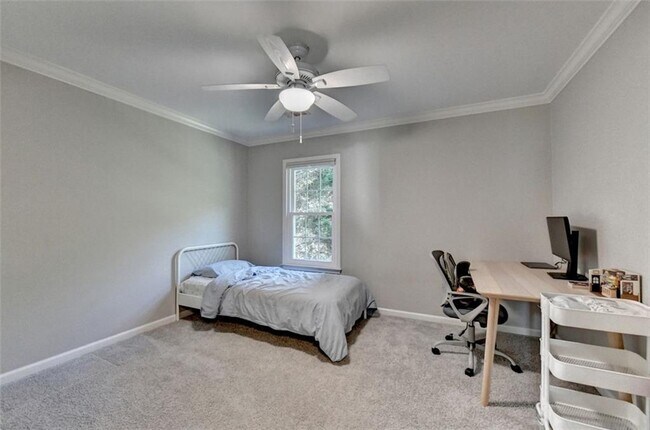 Building Photo - 355 Gaines Oak Way