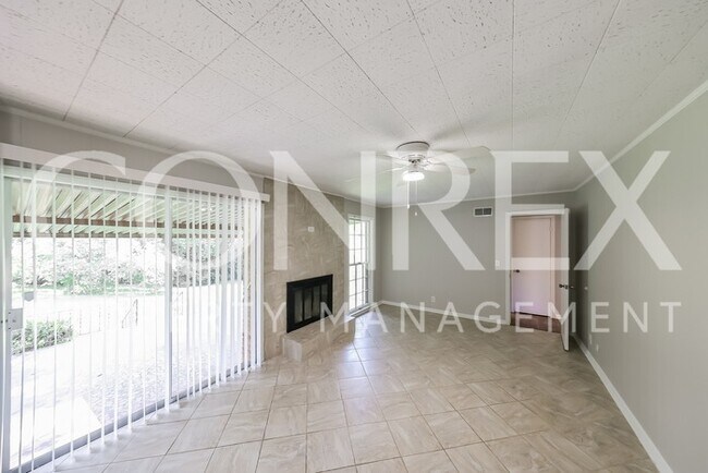 Building Photo - Great Back Porch!