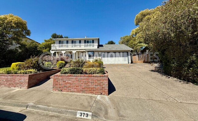 Building Photo - 373 San Luis Way