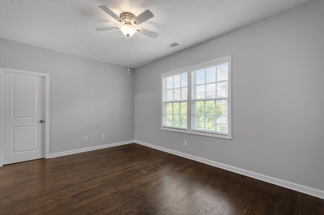 Building Photo - 1260 Lullwater Park Cir