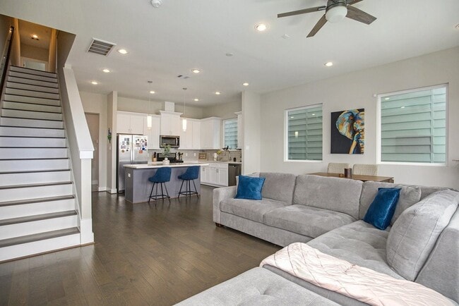 Building Photo - 5518 Rosslyn Rd