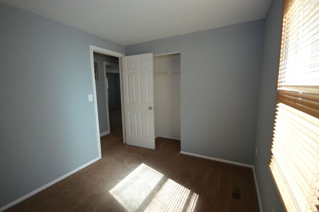 Building Photo - 104 Smokehouse Ln