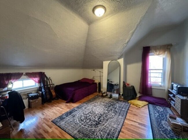 Primary Photo - 26 Conklin St