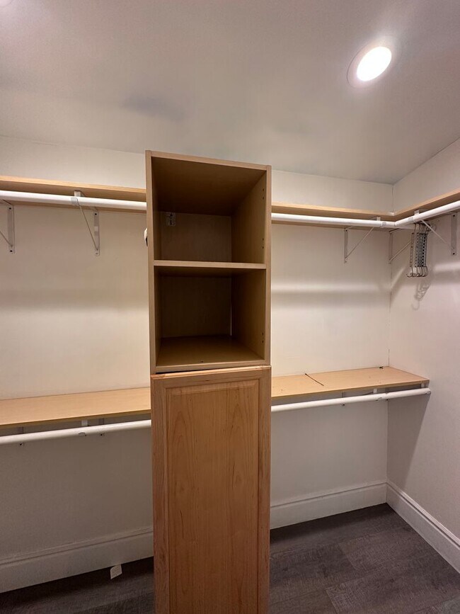 Building Photo - 522 Garfield Ave