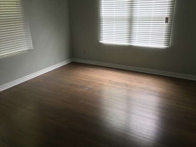 Building Photo - 1316 N Adams St