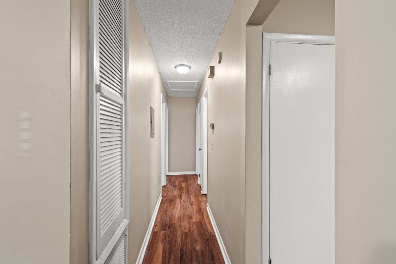 Building Photo - 124 Briarwood Dr