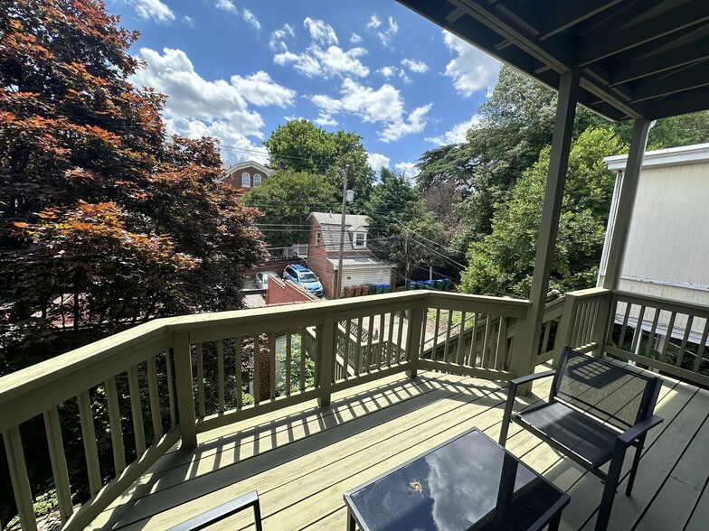 Deck - 2329 W Grace St