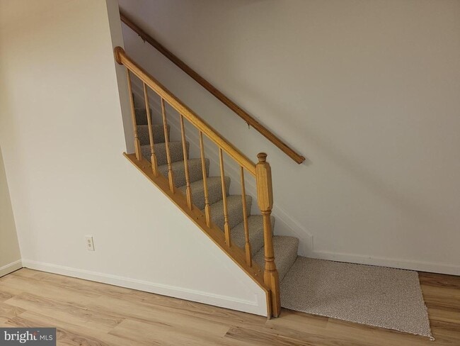 Building Photo - 1926 Thomas Run Cir