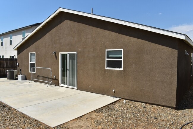 Building Photo - 686 Keenan Ct