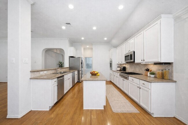 Building Photo - 23722 Allingham Ln