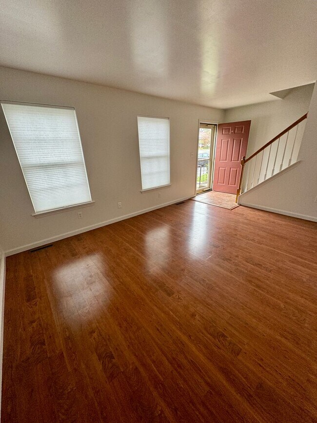 Building Photo - 809 Rockwood Dr