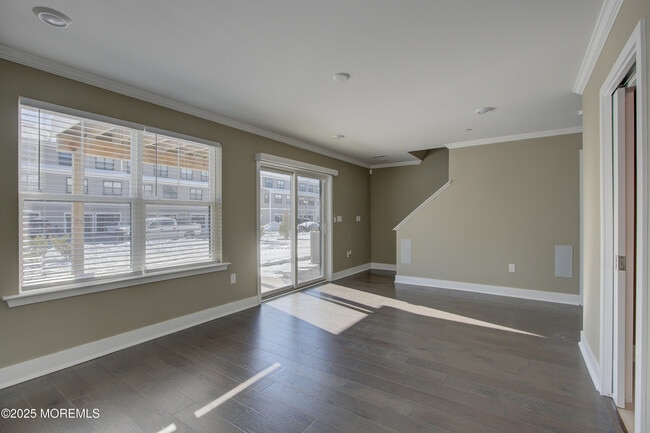 Building Photo - 26 Mariveles Wy