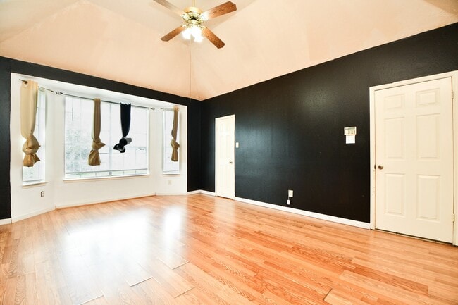 Building Photo - 4306 W Thunderwood Cir