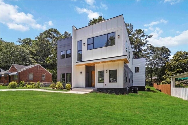 Building Photo - 1554 Columbia Cir