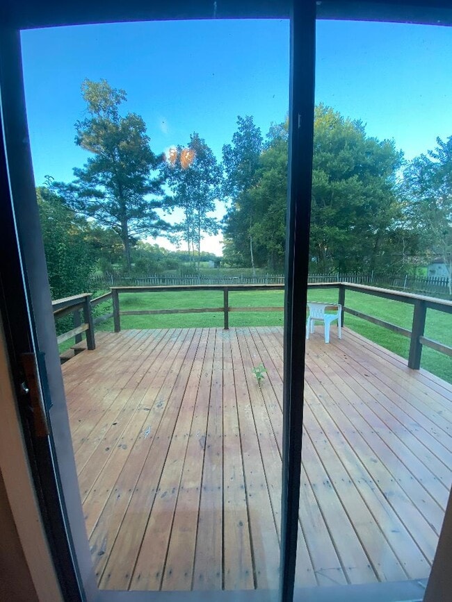 Deck and back yard - 5195 Seale Rd