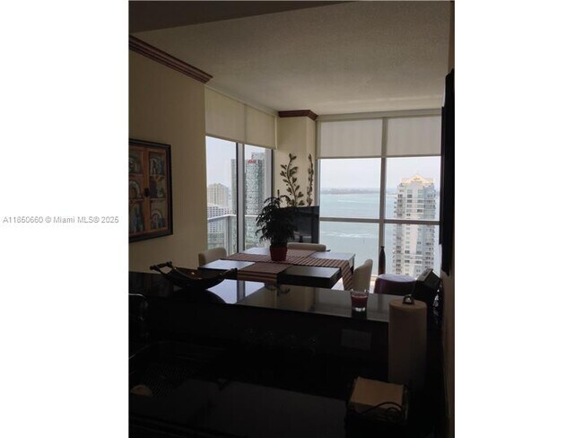 Building Photo - 1060 Brickell Ave