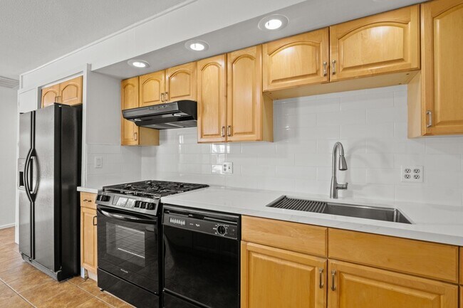 Building Photo - 73425 San Nicholas Ave