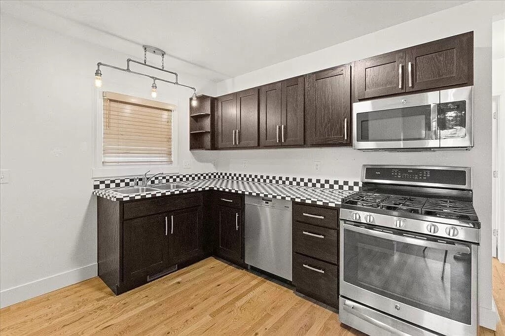 Building Photo - 2414 Eaton St