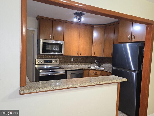 Building Photo - 111 Donzen Dr