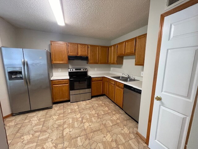 Building Photo - Updated 3BR/2BA Home with Fenced Backyard in Dunn Ave / Highlands Area