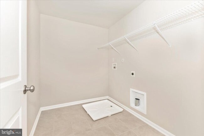 Building Photo - 461 Hanson St