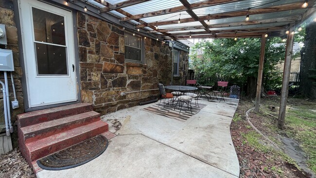 Building Photo - 2117 NW 29th St
