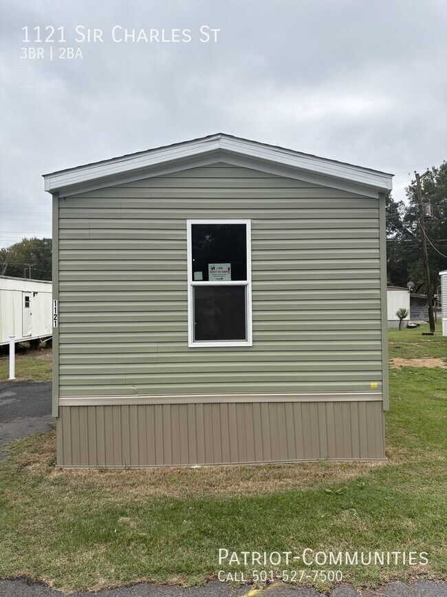 Building Photo - 1121 Sir Charles St