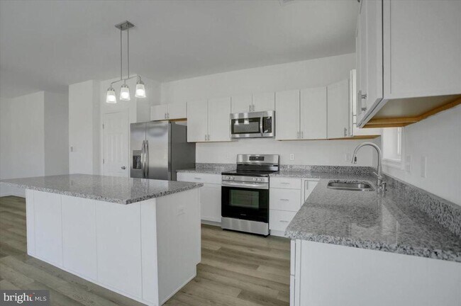 Building Photo - 301 Grandview Ave