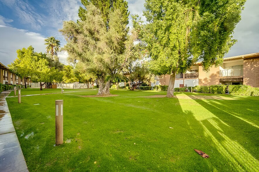 Building Photo - 6125 E Indian School Rd