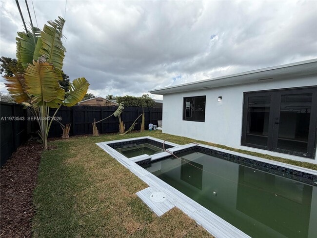 Building Photo - 9410 SW 55th St