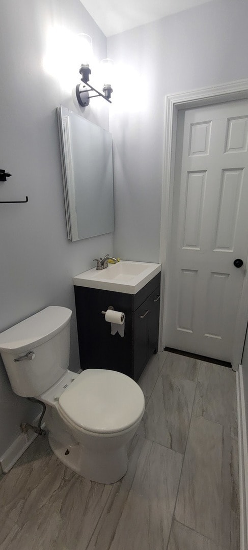 Building Photo - 6921 Clarendon Hills Rd