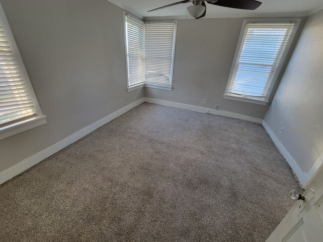 Building Photo - Fairfield Historic District - 1 Bed 1 Bath Apartment - Appliances included!