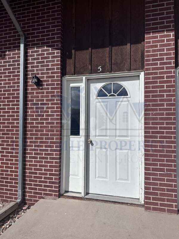 Building Photo - 714 Downey St