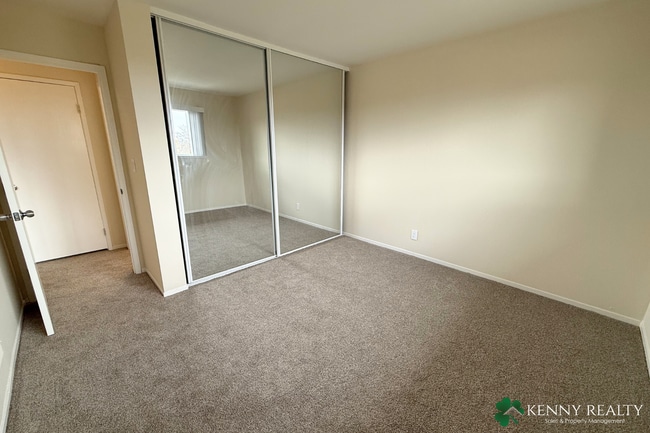 Building Photo - Remodeled 2BR/2.5BA Duplex with 2-Car Garage in San Mateo