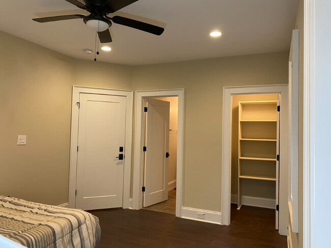 Building Photo - 2044 Great Falls St