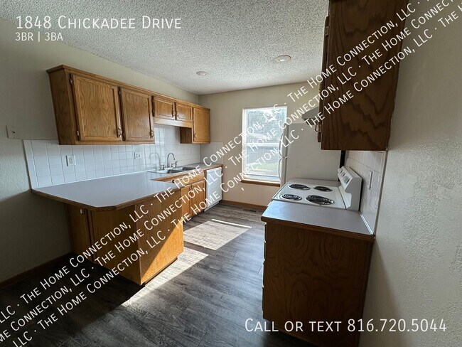 Building Photo - 1848 Chickadee Dr