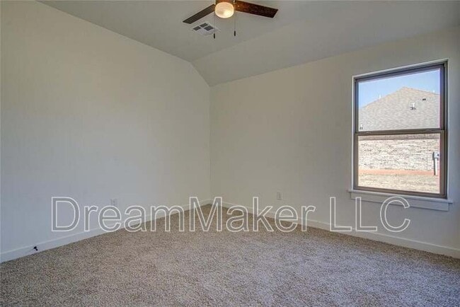 Building Photo - 138 Trimble Dr