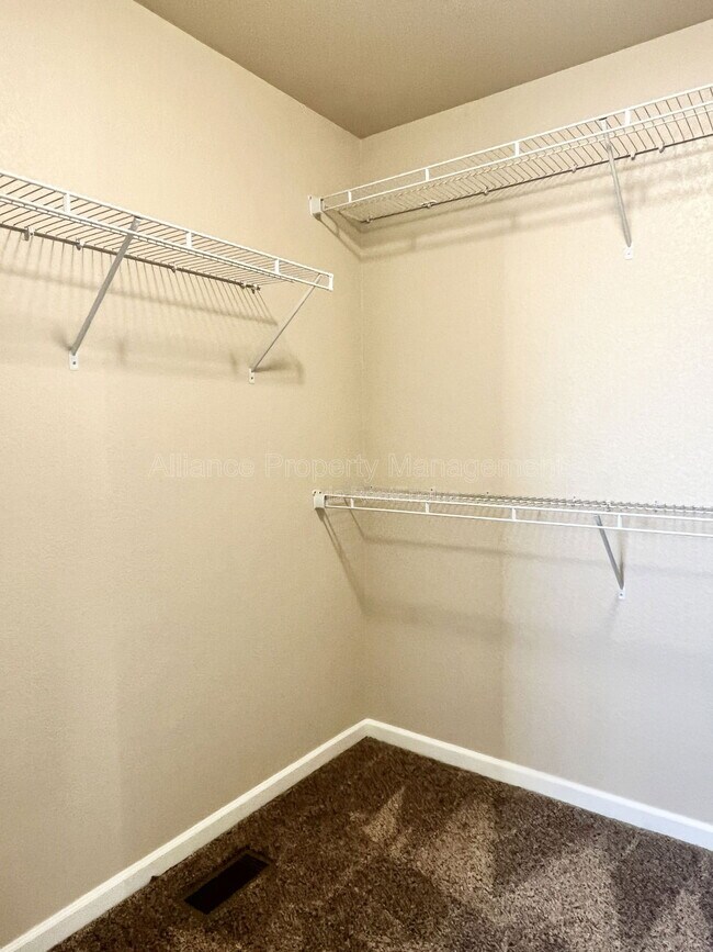 Building Photo - 2260 Covenant Heights