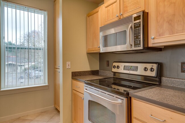 Building Photo - Spacious 2 bedroom Condo in Downtown Redmond