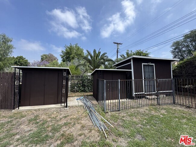 Building Photo - 8936 Balboa Blvd
