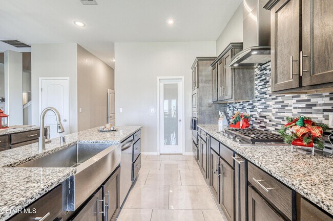 Building Photo - 2375 Enchanted Peaks